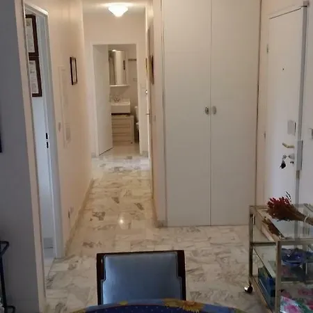 In With Swimming Pool ניס